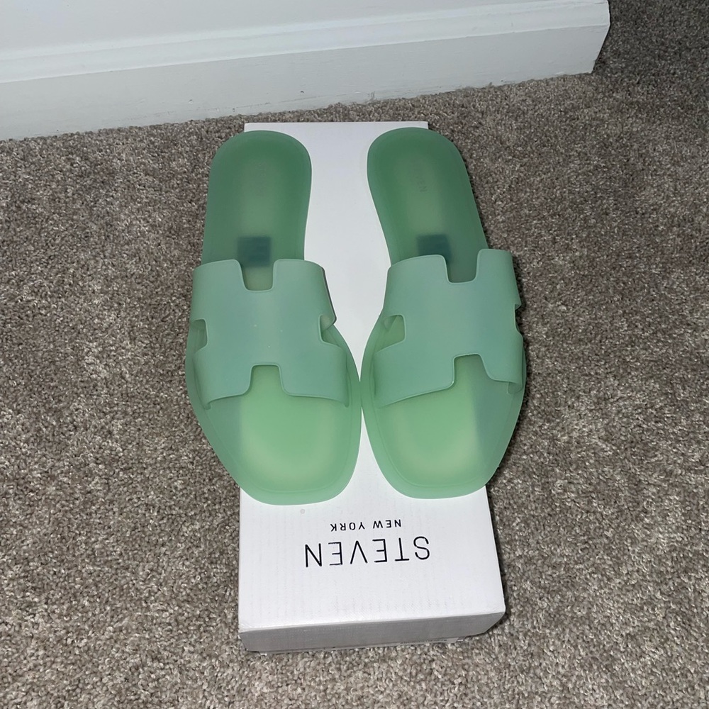 Steve Madden Slids- Never Worn
